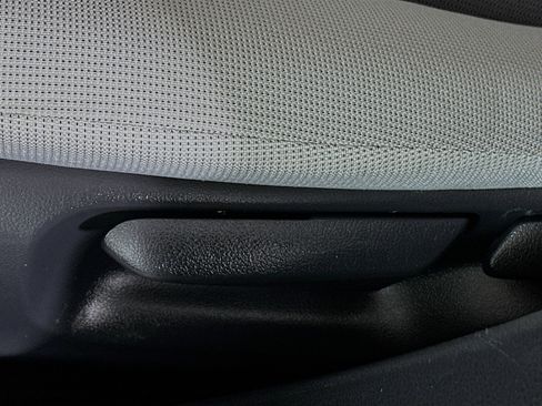 Used 2025 Toyota Corolla LE image 13