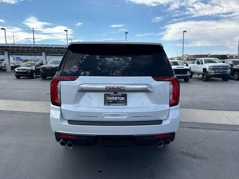 Used 2023 GMC Yukon XL Denali AWD/4WD image 9