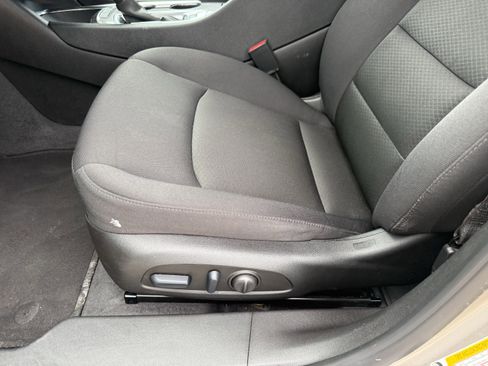 Used 2024 Chevrolet Malibu LT image 28