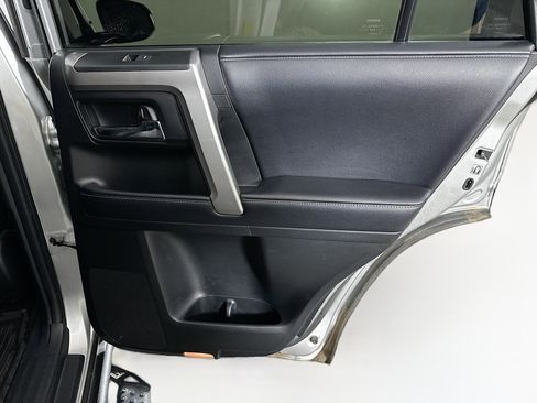 Used 2019 Toyota 4Runner SR5 AWD/4WD image 27