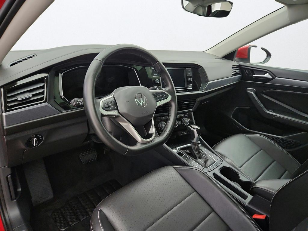 Used 2023 Volkswagen Jetta SE w/ Panoramic Sunroof Package FWD image 9