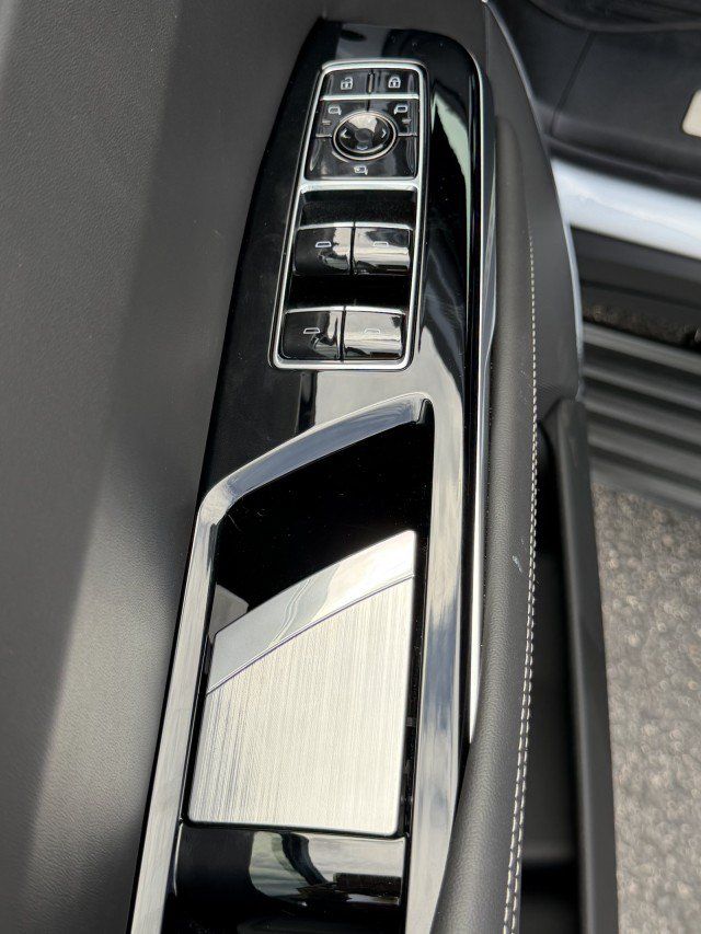 Used 2026 Cadillac Escalade Platinum Sport AWD/4WD image 21