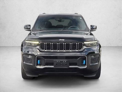 Used 2023 Jeep Grand Cherokee Overland AWD/4WD image 2