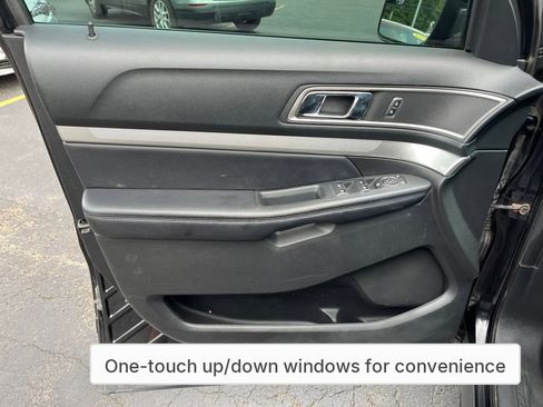 Used 2017 Ford Explorer XLT w/ Equipment Group 202A image 25