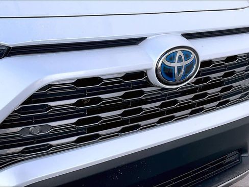 Used 2023 Toyota RAV4 Limited image 29