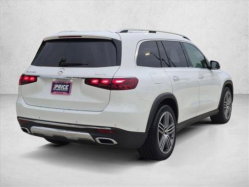 Used 2025 Mercedes-Benz GLS 450 4MATIC image 5