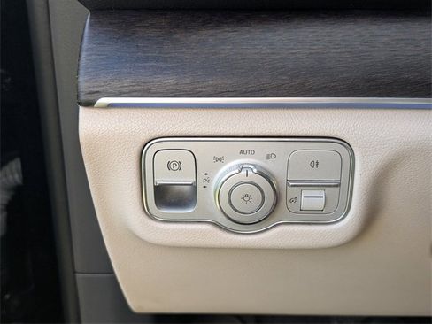 Used 2020 Mercedes-Benz GLE 350 4MATIC image 20