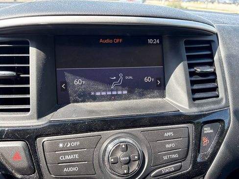 Used 2018 Nissan Pathfinder SV AWD/4WD image 15