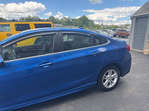 Used 2016 Chevrolet Cruze LT w/ Convenience Package FWD image 5