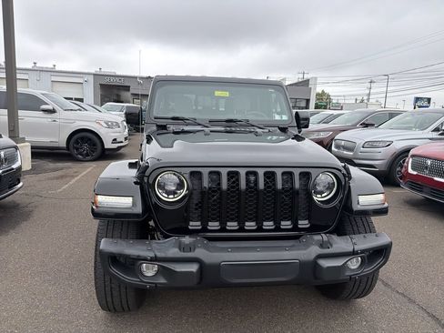 Used 2023 Jeep Gladiator Overland AWD/4WD image 8