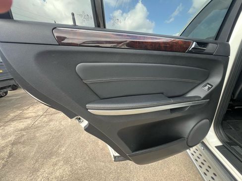 Used 2012 Mercedes-Benz GL 450 4MATIC image 30
