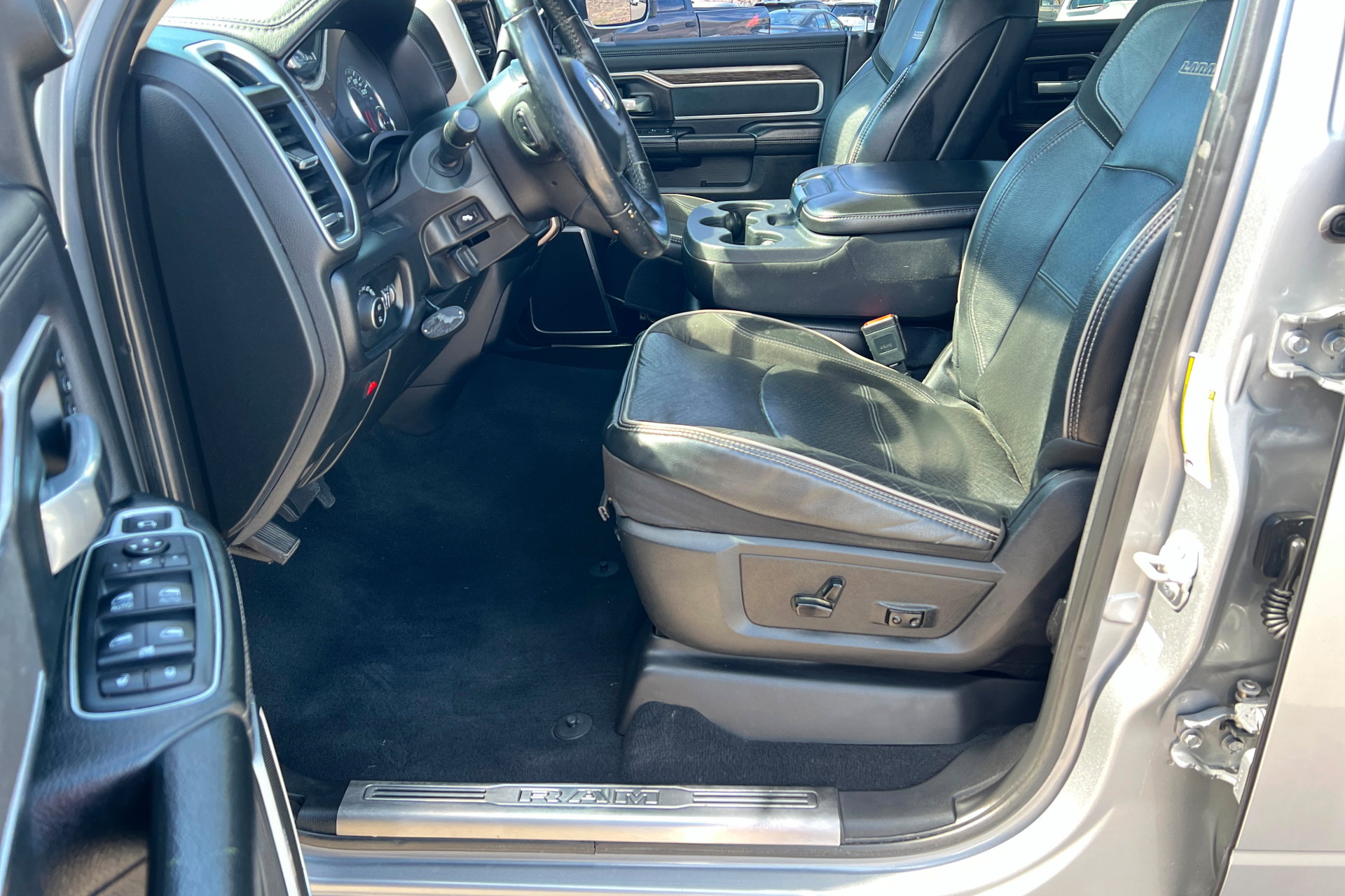 Used 2020 RAM 2500 Laramie AWD/4WD image 17