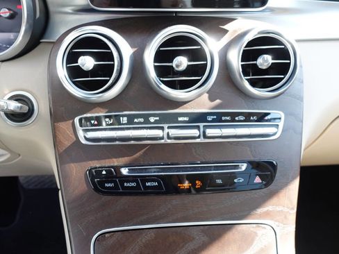 Used 2019 Mercedes-Benz GLC 300 4MATIC image 43