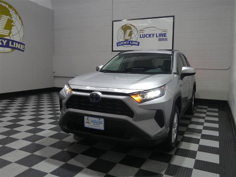 Used 2021 Toyota RAV4 LE AWD/4WD image 4