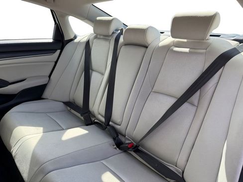 Used 2018 Honda Accord image 16