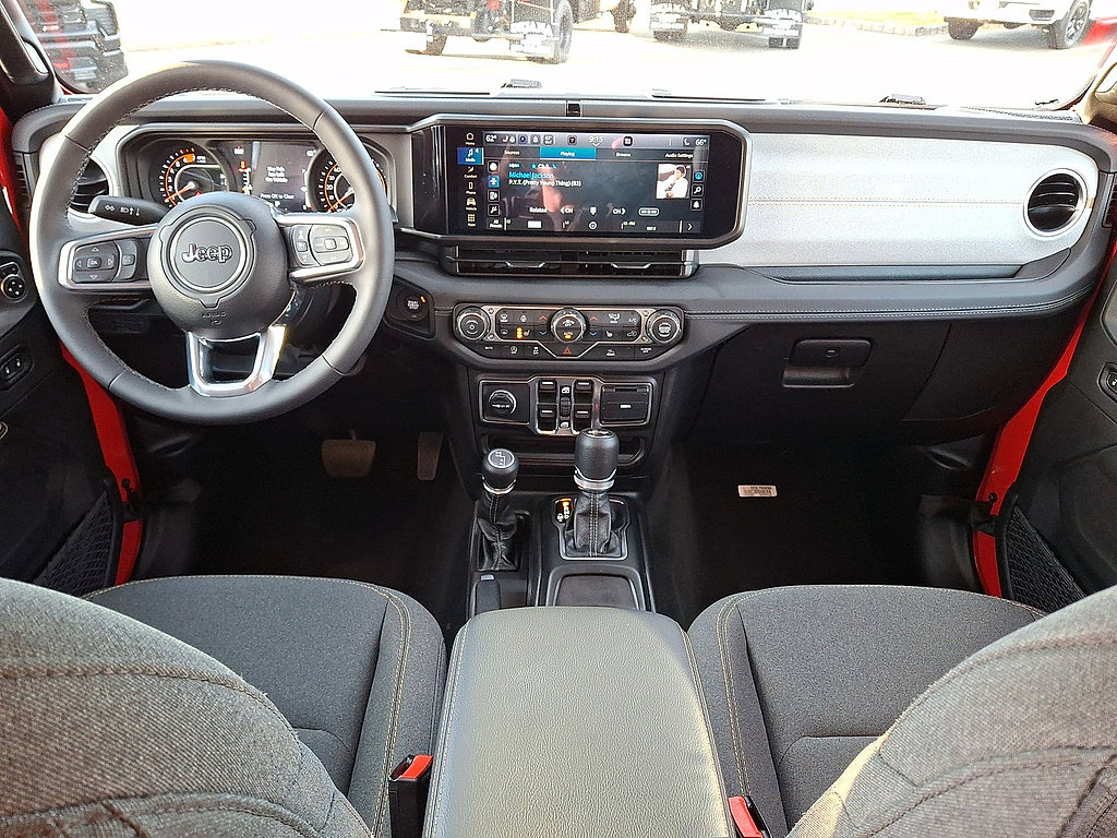 Used 2026 Jeep Wrangler Unlimited Sahara AWD/4WD image 10