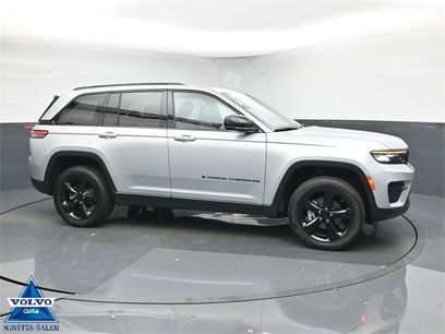 Used 2025 Jeep Grand Cherokee Altitude