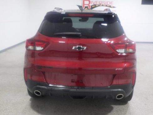 Used 2023 Chevrolet TrailBlazer RS w/ Sun and Liftgate Package AWD/4WD image 3