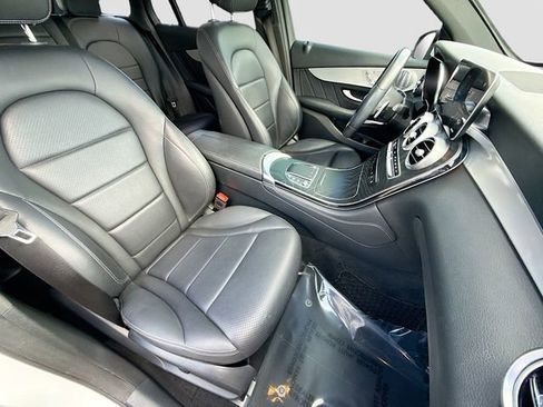 Used 2020 Mercedes-Benz GLC 300 4MATIC image 15