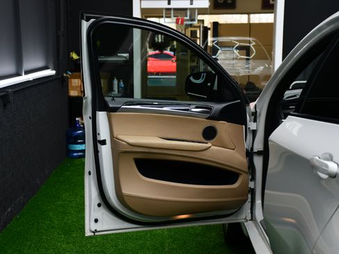 Used 2014 BMW X6 M image 17