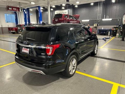 Used 2017 Ford Explorer Limited w/ Equipment Group 301A AWD/4WD image 5