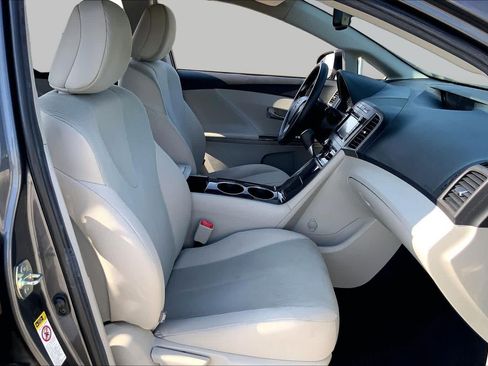 Used 2013 Toyota Venza LE w/ LE Convenience Pkg FWD image 9