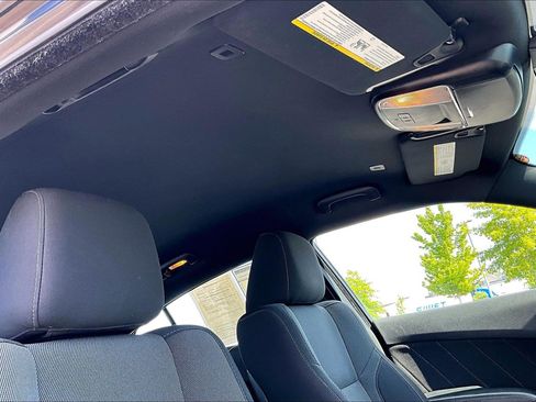 Used 2017 Dodge Charger SXT RWD image 26