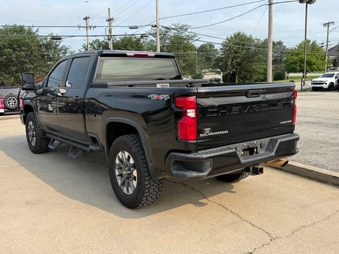 Used 2024 Chevrolet Silverado 2500 Custom AWD/4WD image 9