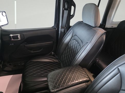 Used 2025 Jeep Wrangler Unlimited Sport AWD/4WD image 22