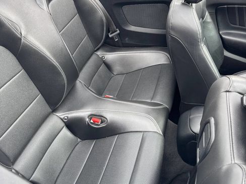 Used 2022 Ford Mustang Premium RWD image 8
