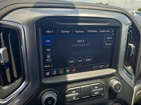 Used 2022 Chevrolet Silverado 1500 LT Trail Boss w/ Convenience Package II AWD/4WD image 19