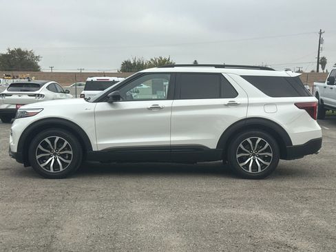 Certified 2022 Ford Explorer ST-Line image 8