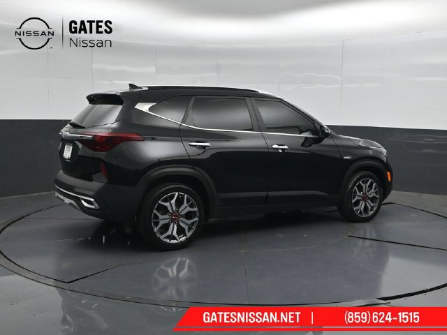Used 2023 Kia Seltos SX AWD/4WD image 2