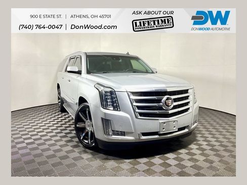 Used 2015 Cadillac Escalade ESV Luxury image 1