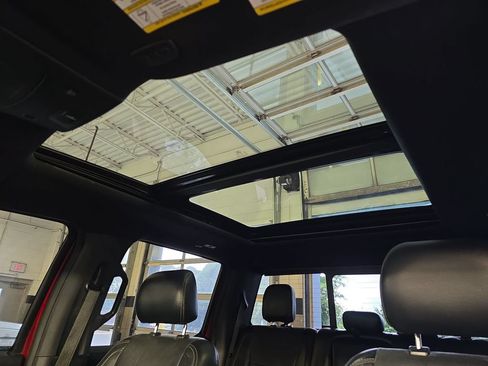Used 2015 Ford F150 Lariat RWD image 32