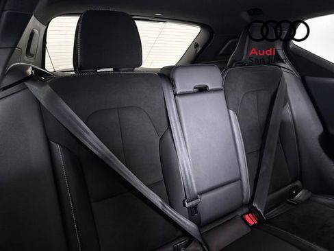 Used 2022 Volvo XC40 T4 R-Design w/ Advanced Package image 31