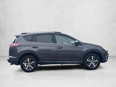 Used 2017 Toyota RAV4 XLE FWD image 4