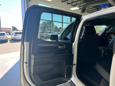 Used 2022 Chevrolet Silverado 1500 RST w/ Convenience Package II AWD/4WD image 20