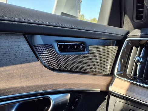 New 2026 Volvo XC90 B6 Plus w/ Protection Package Premier image 19