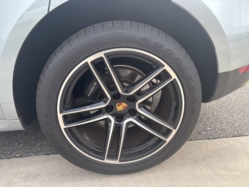 Used 2021 Porsche Macan image 12