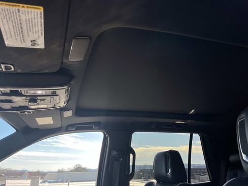 Used 2021 Cadillac Escalade Premium Luxury w/ Performance Package image 30