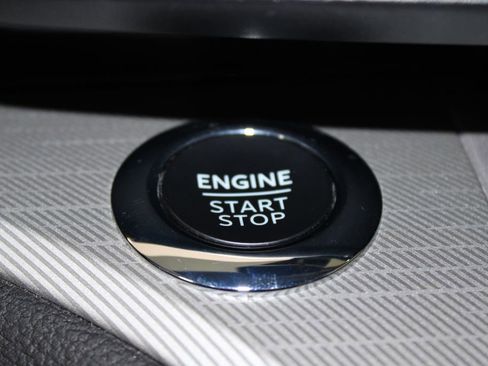 Used 2023 Ford Explorer XLT w/ Equipment Group 202A image 29