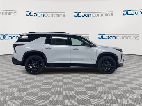 New 2026 Chevrolet Traverse RS w/ LPO, Floor Liner Package image 9