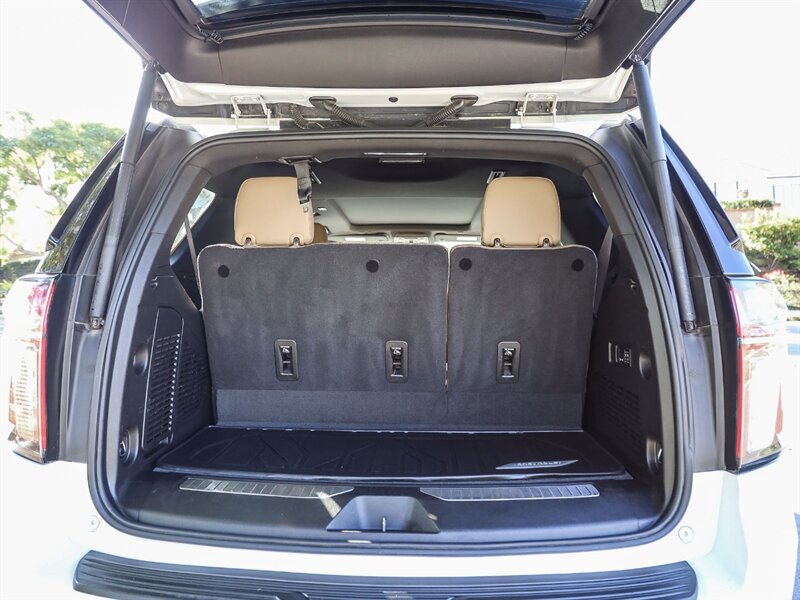 Used 2021 Chevrolet Tahoe Premier w/ Premium Package RWD image 33