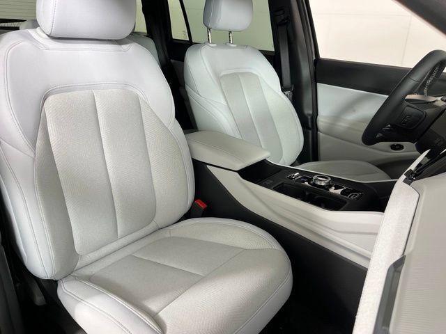 Used 2026 Jeep Cherokee Laredo AWD/4WD image 40