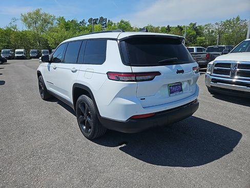 Used 2021 Jeep Grand Cherokee L Laredo RWD image 5