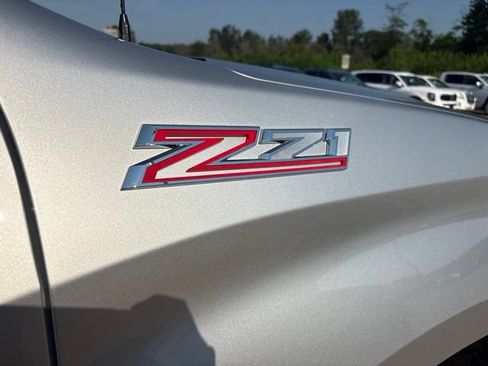 Used 2019 Chevrolet Silverado 1500 LT Trail Boss AWD/4WD image 22
