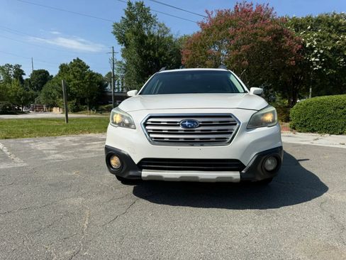 Used 2017 Subaru Outback 2.5i Limited w/ Popular Package #5 AWD/4WD image 3