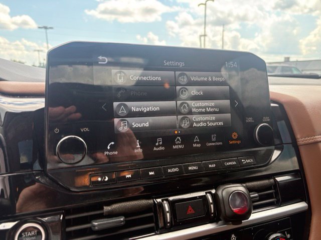 Used 2024 Nissan Pathfinder Platinum AWD/4WD image 18