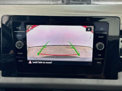 Used 2025 Volkswagen Jetta SE FWD image 22